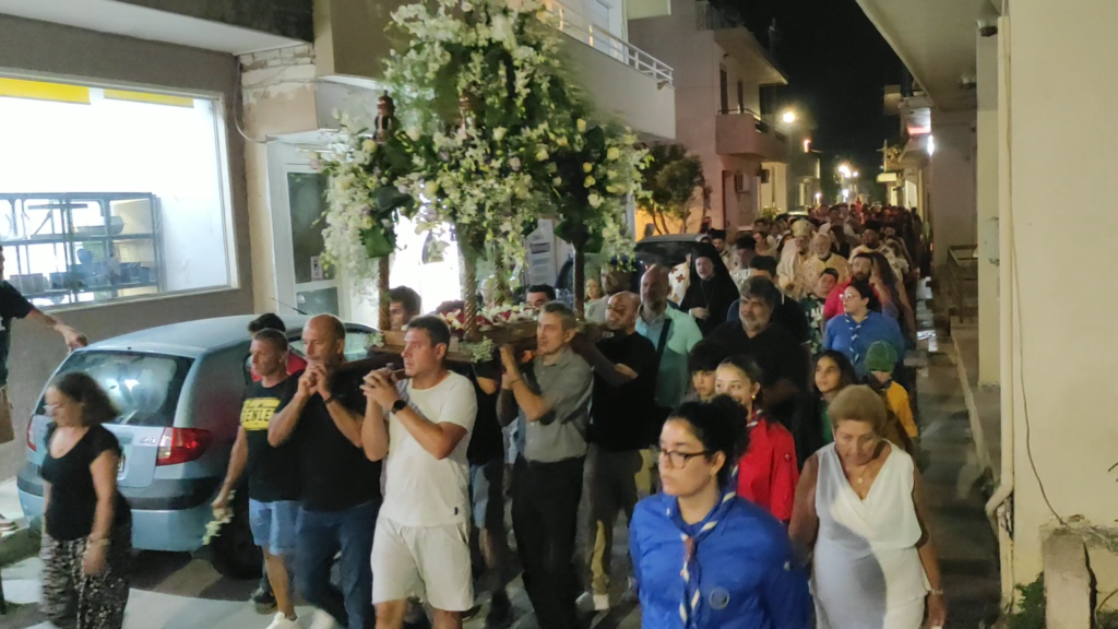 Πρωτοφανής κοσμοσυρροή στην Παναγία Καθολική της Ρόδου