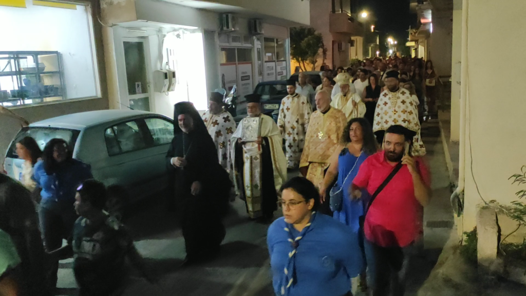 Πρωτοφανής κοσμοσυρροή στην Παναγία Καθολική της Ρόδου