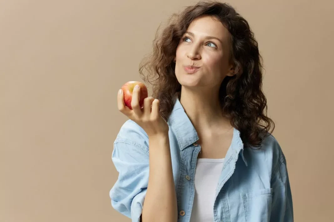 2177670515-Apple