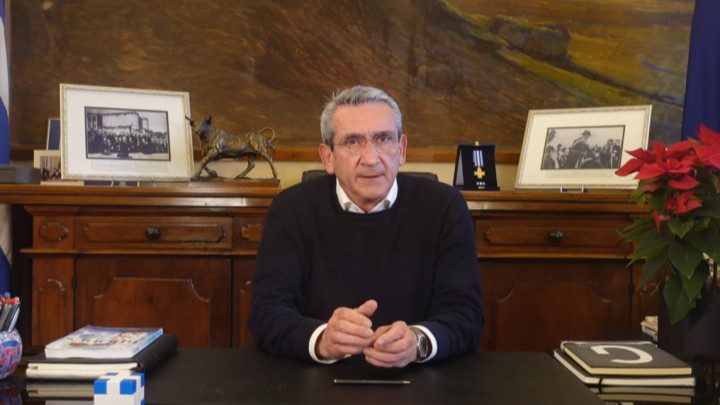 32c5260ca763cdb4ab46e55608bfb6bb-b