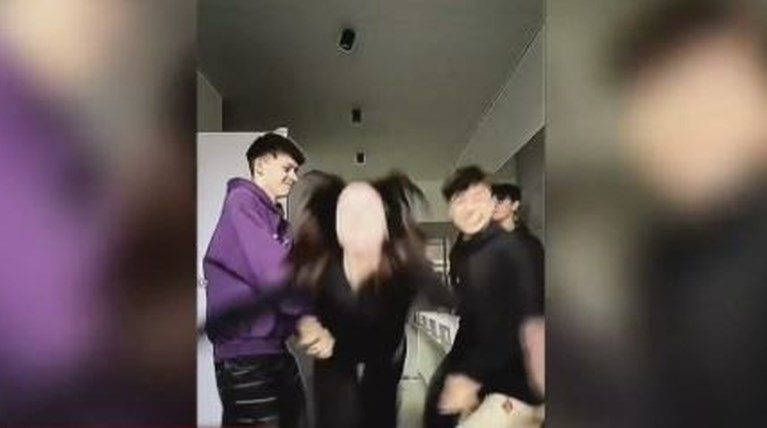 3c962bb4c7fc463ba2e08f072bd12d88