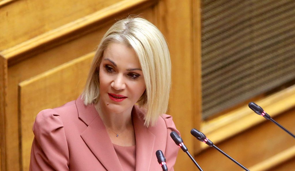 mika-iatridi-voyli-1