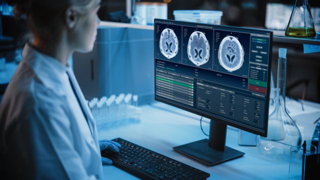 Medical,Research,Laboratory:,Portrait,Of,Female,Scientist,Working,On,Computer