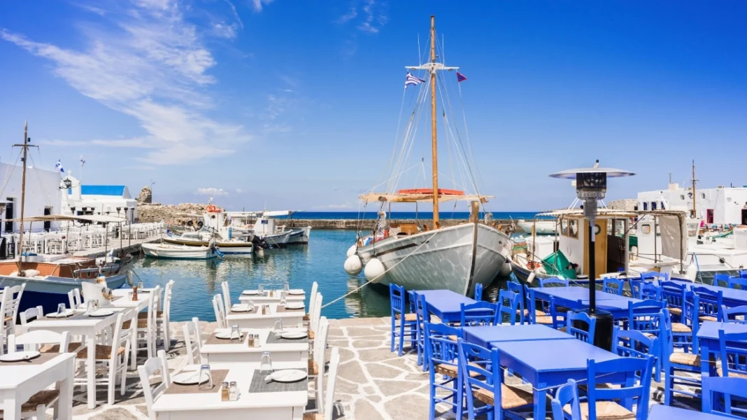 estiasi-paros