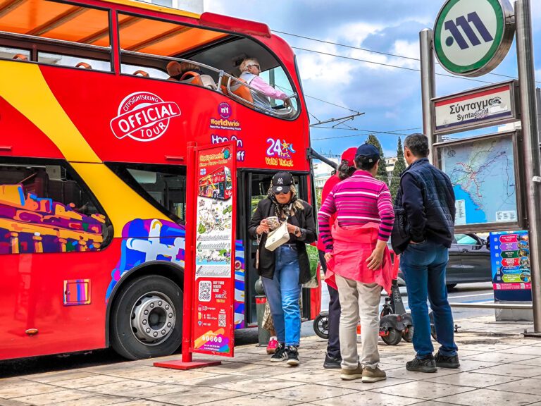 ΤΟΥΡΙΣΤΕΣ  (ΓΙΩΡΓΟΣ ΚΟΝΤΑΡΙΝΗΣ / EUROKINISSI)