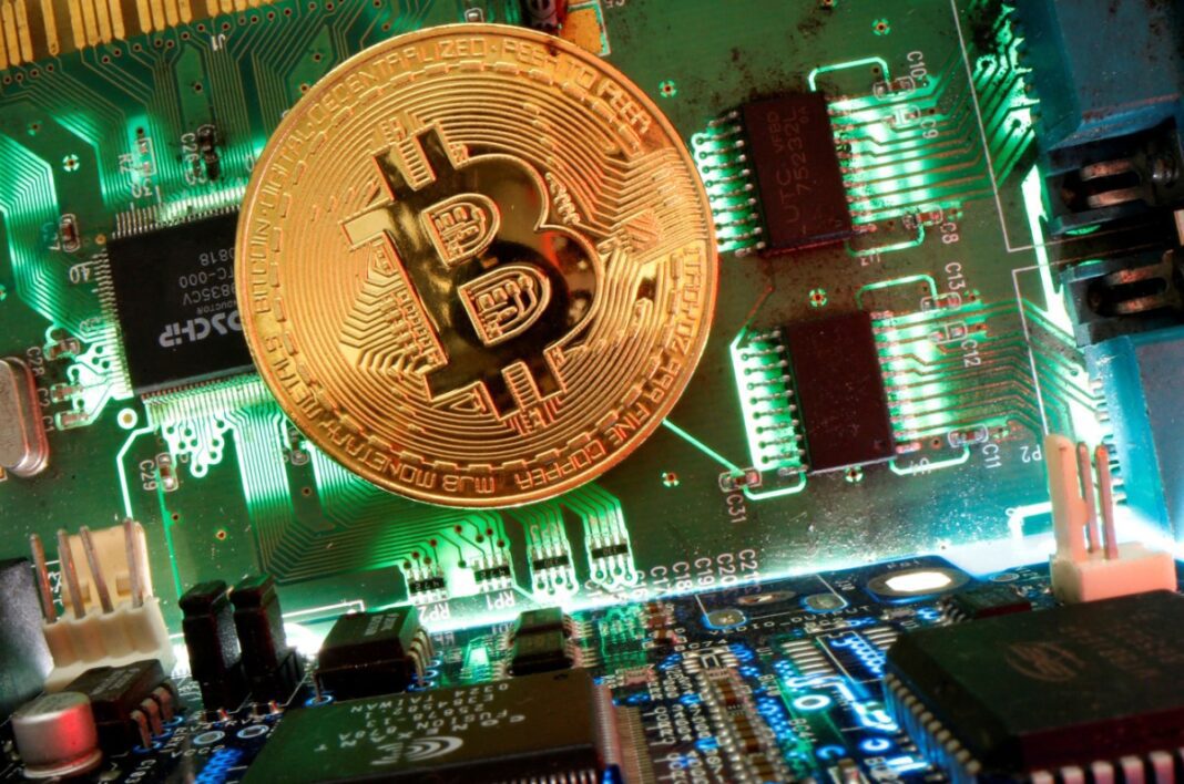 2022-06-21T060132Z_1760863495_RC25WU9TNXFX_RTRMADP_5_FINTECH-CRYPTO-RETAIL-1-1200x796