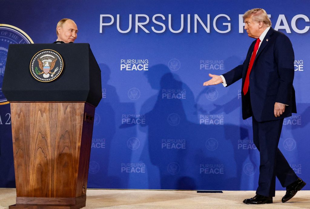 2025-08-16T011016Z_645872560_RC2V7GATXQSU_RTRMADP_5_UKRAINE-CRISIS-SUMMIT-1024x693